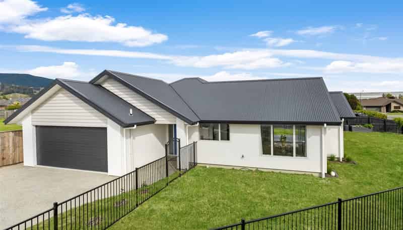 2 Lassen Place, Stoke