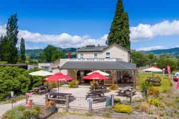 Established Business and Rural Lifestyle