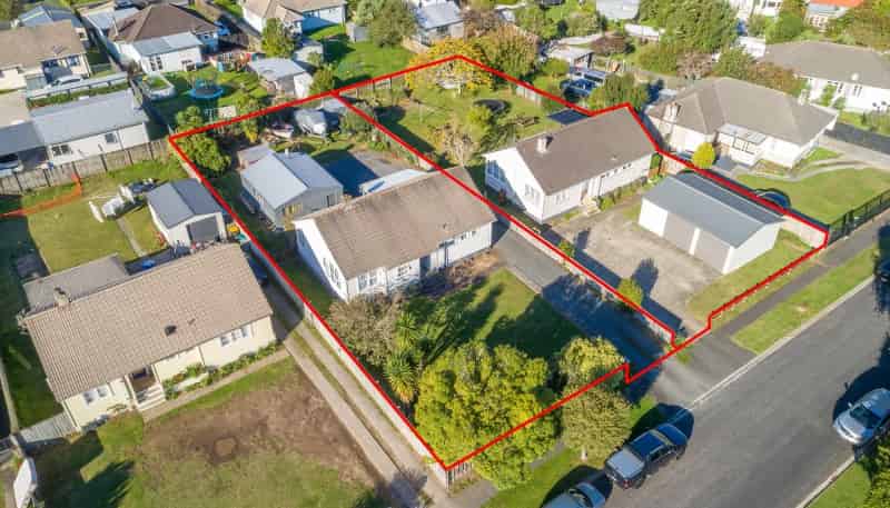 12 and 14 Paul Crescent, Fairfield