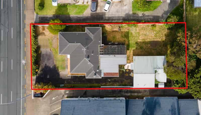 26 Taharoto Road, Takapuna