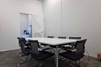 Premium retail/office next to medical centre