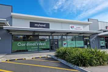 Premium retail/office next to medical centre