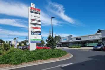 Premium retail/office next to medical centre