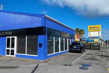 High Profile Showroom / Office