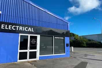 High Profile Showroom / Office