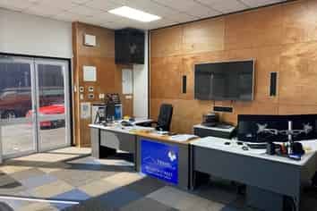 High Profile Showroom / Office