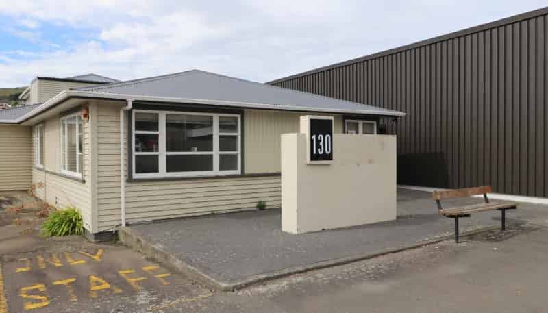 130 Main Road, Tawa
