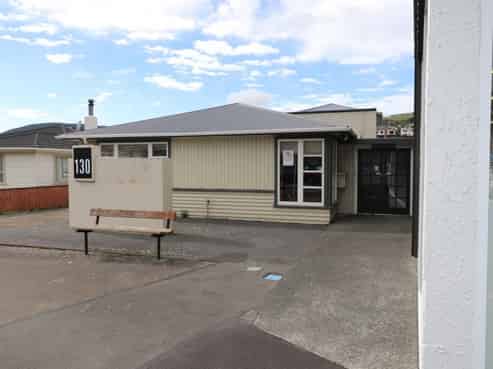 Office options on busy main road in Tawa
