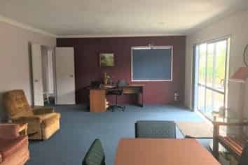 32 Lisa Place, Brookfield