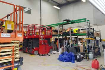 East Tamaki warehouse with showroom/office