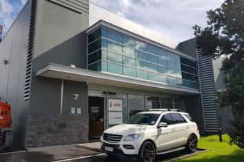 East Tamaki warehouse with showroom/office