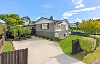 11 Borrowdace Avenue, Botany Downs