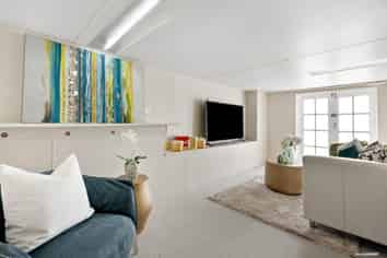 11 Borrowdace Avenue, Botany Downs