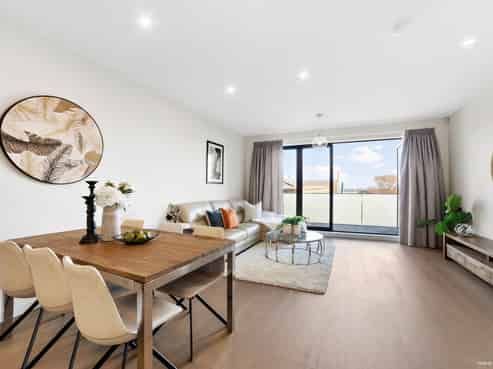 67D Lake Road, Belmont