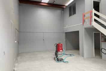 RARE WIRI INDUSTRIAL UNIT FOR SALE