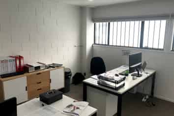 RARE WIRI INDUSTRIAL UNIT FOR SALE