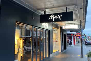 Ideal Broadway Retail Position!