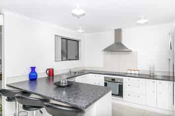 19 Max Landing, Grandview Heights