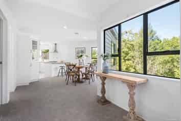 8 Stitchbird Close, Murrays Bay