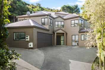 8 Stitchbird Close, Murrays Bay