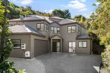 8 Stitchbird Close, Murrays Bay