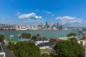 1/47 Clarence Street, Devonport