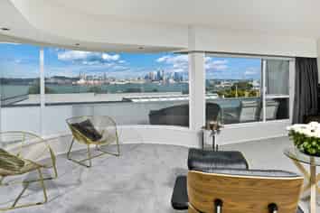 1/47 Clarence Street, Devonport