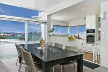 1/47 Clarence Street, Devonport