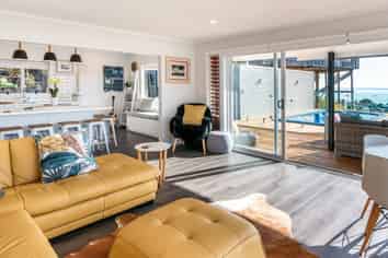 7/8 and 9/ Victoria Road North, Onetangi