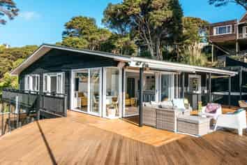 7/8 and 9/ Victoria Road North, Onetangi