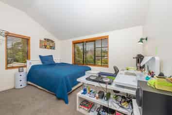 35 Isobel Road, Greenhithe