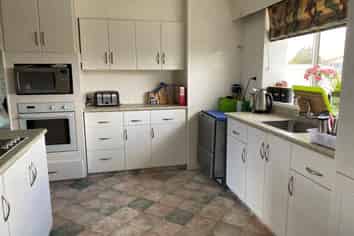 24 High Street, Eltham