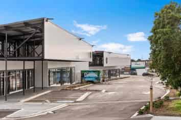 97m2 Retail or Service Provider Unit