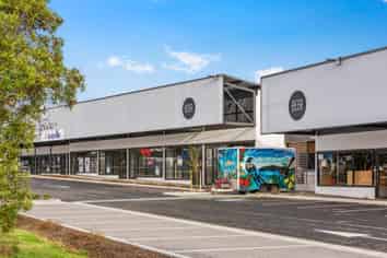 97m2 Retail or Service Provider Unit