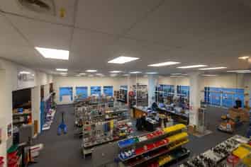 Profile, Parking, Showroom, Warehouse!