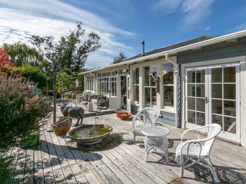 1307 State Highway 2, Waipawa