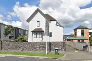 17D Mount Smart Rd, Royal Oak