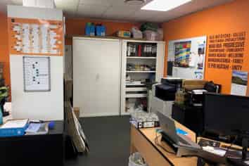 Immaculate Seaside Office