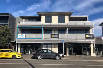 Immaculate Seaside Office