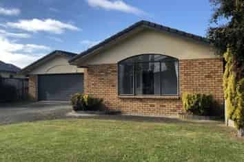 61 Cairns Crescent, Rototuna