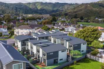 Townhouse  Bertram Grove, Naenae