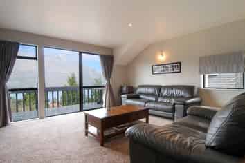 24A Dart Place, Fernhill/Sunshine Bay