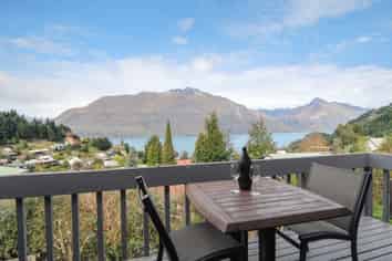 24A Dart Place, Fernhill/Sunshine Bay