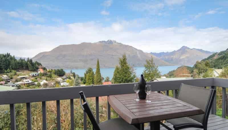 24A Dart Place, Fernhill/Sunshine Bay