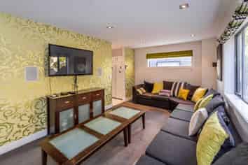 CBD Investment - Fixed Term Lease