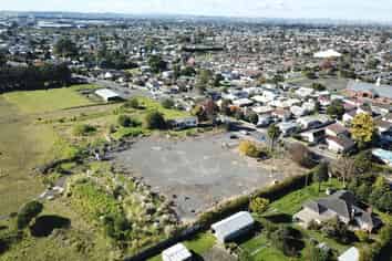 3,000sqm yard - affordable rental 
