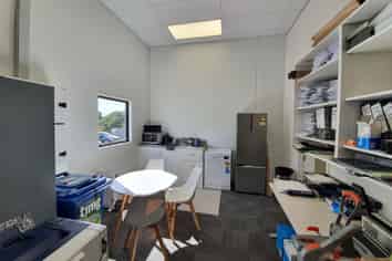 Retail Unit Available in Massey