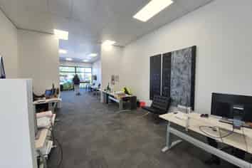 Retail Unit Available in Massey