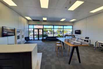 Retail Unit Available in Massey