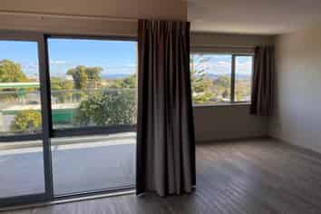 4/12 Nelson Street, Howick